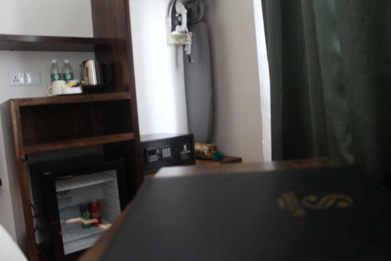 Serapi Hotel Kuching Eksteriør bilde