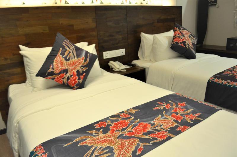Serapi Hotel Kuching Eksteriør bilde