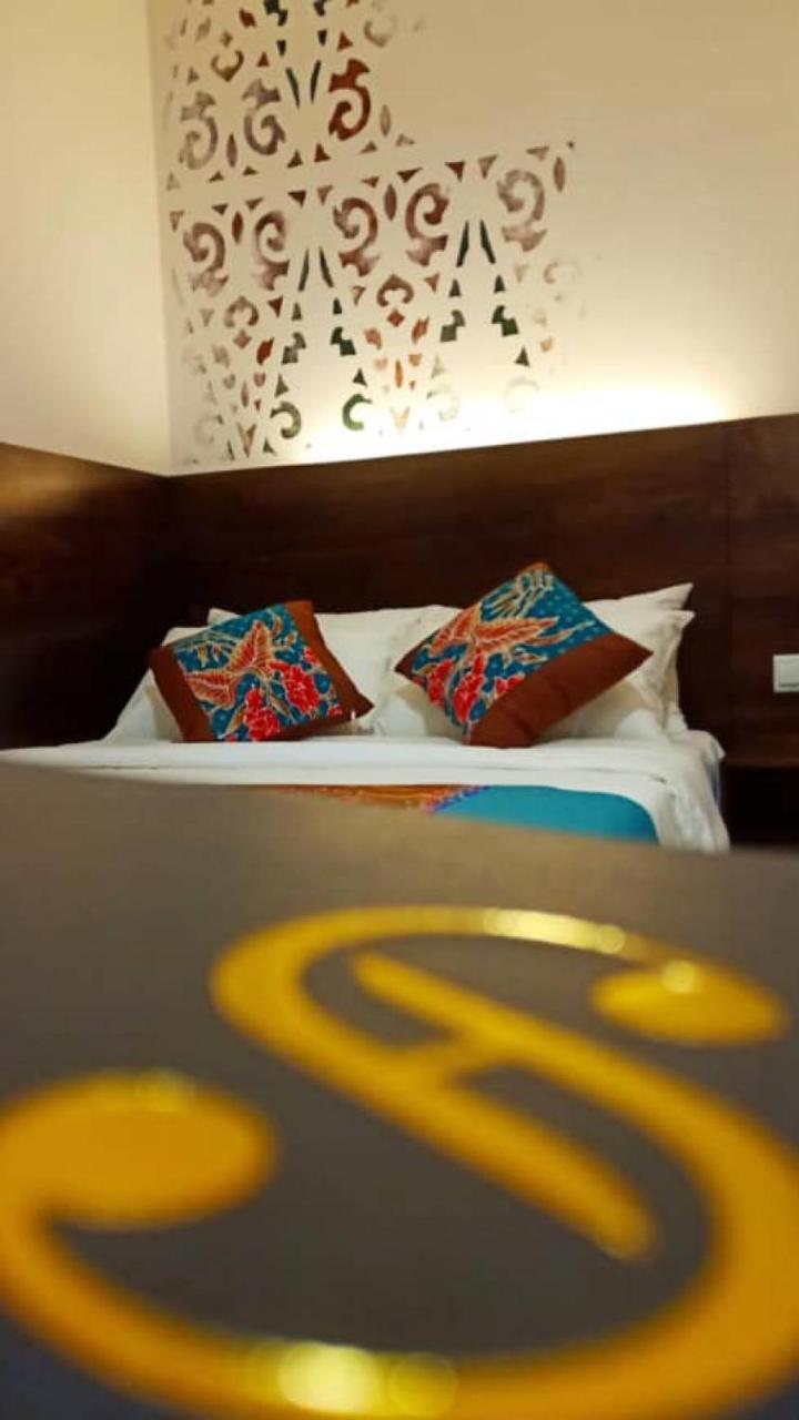 Serapi Hotel Kuching Eksteriør bilde