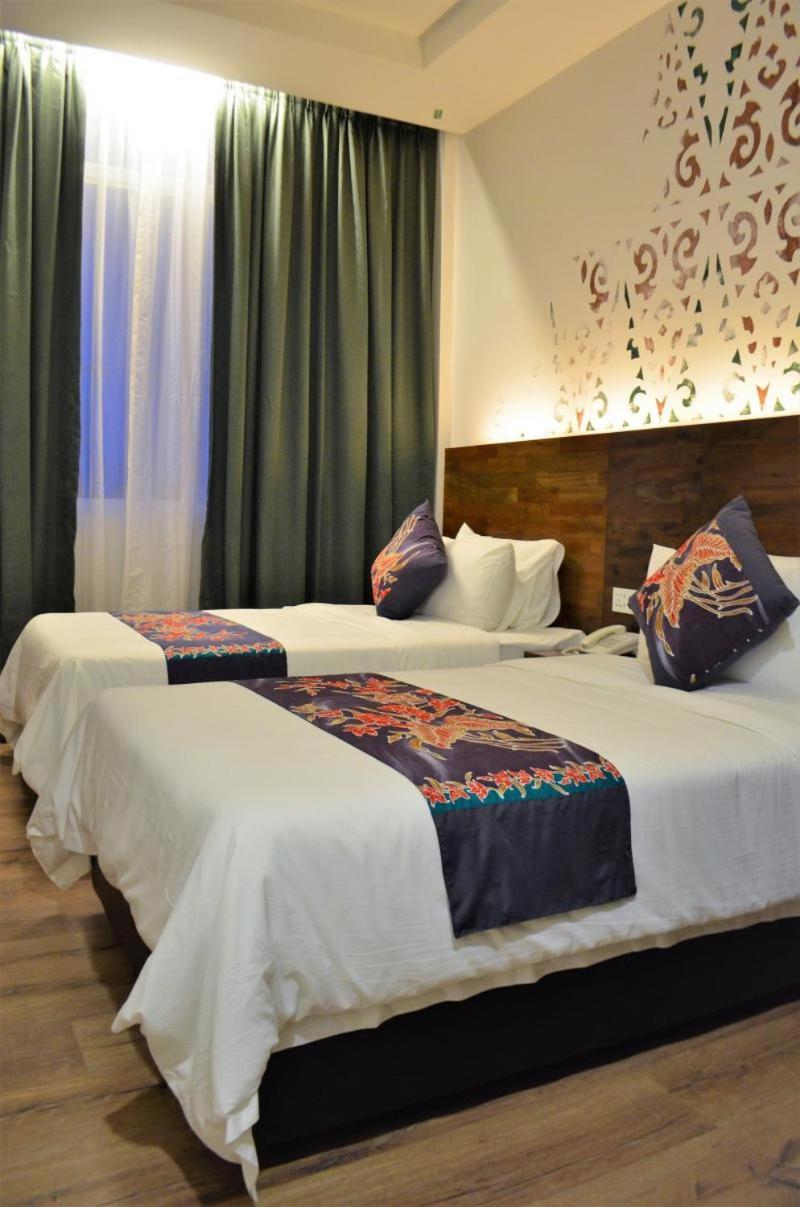 Serapi Hotel Kuching Eksteriør bilde