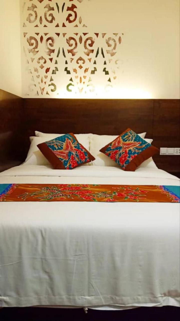 Serapi Hotel Kuching Eksteriør bilde