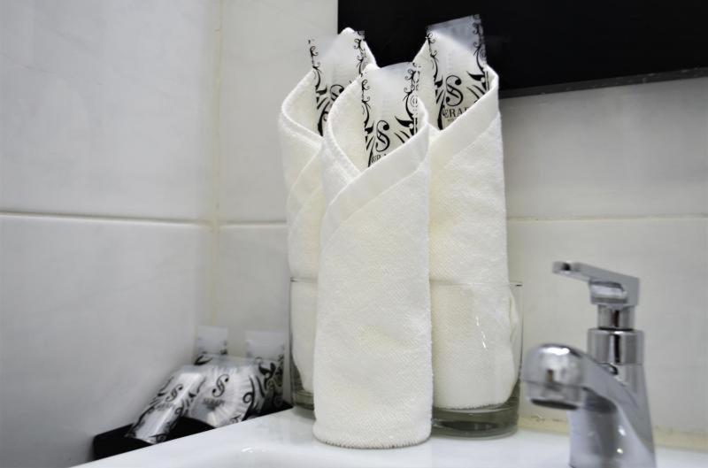 Serapi Hotel Kuching Eksteriør bilde