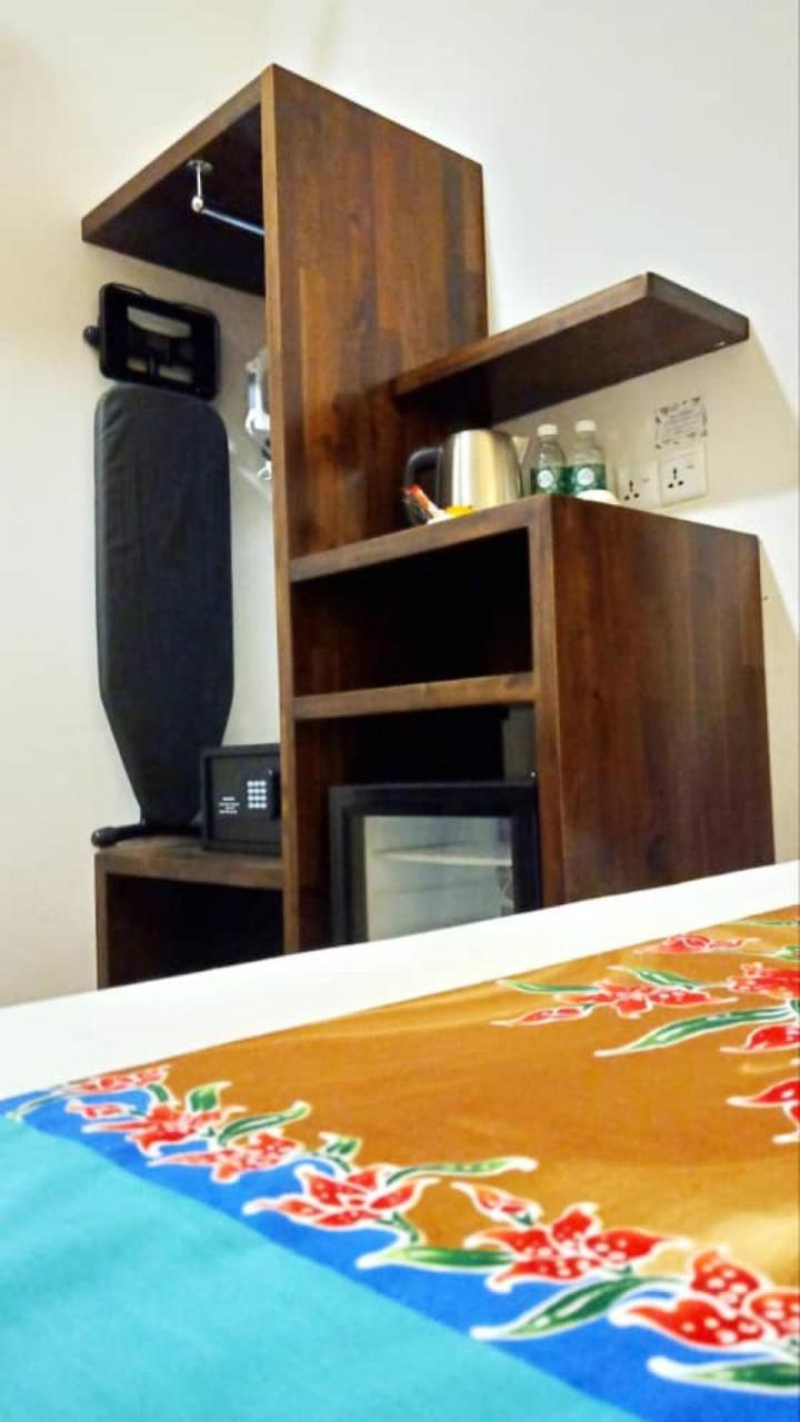 Serapi Hotel Kuching Eksteriør bilde