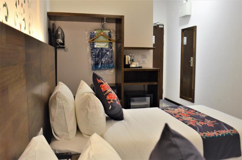 Serapi Hotel Kuching Eksteriør bilde