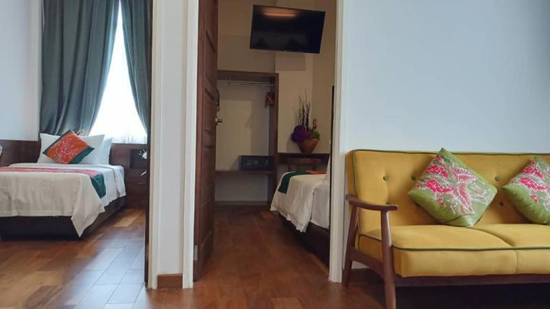 Serapi Hotel Kuching Eksteriør bilde